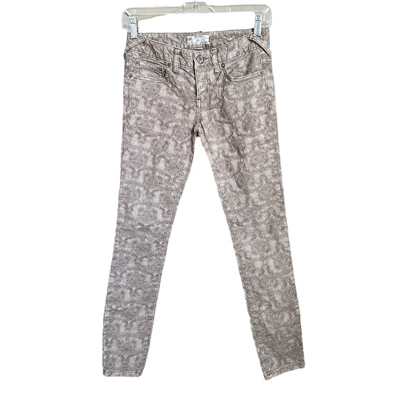 NWT Free People Grey Textured Jacquard Skinny Jeans 24 - Picture 5 of 9